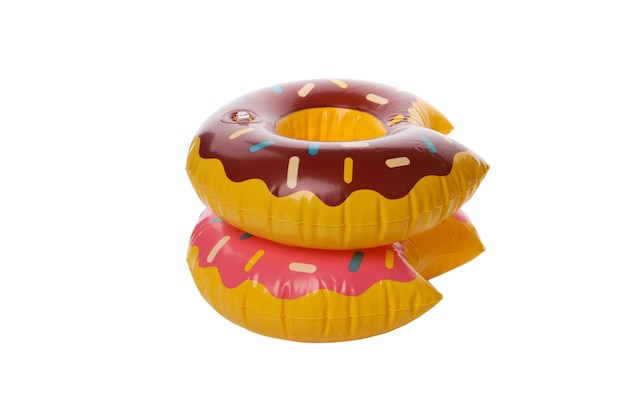 Anillo de goma donuts aislado sobre fondo blanco.