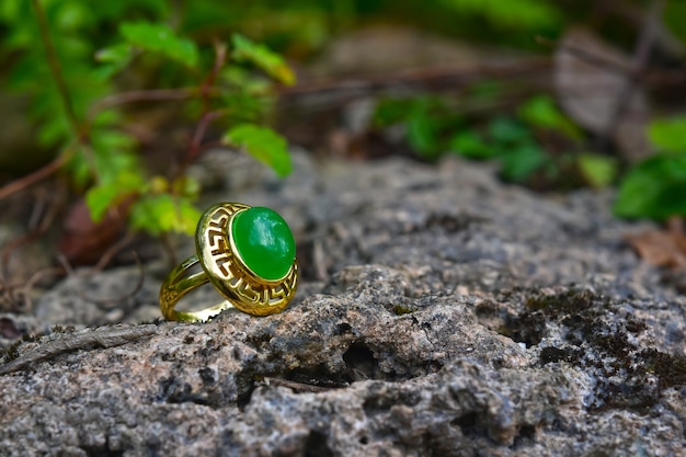 anillo de jade