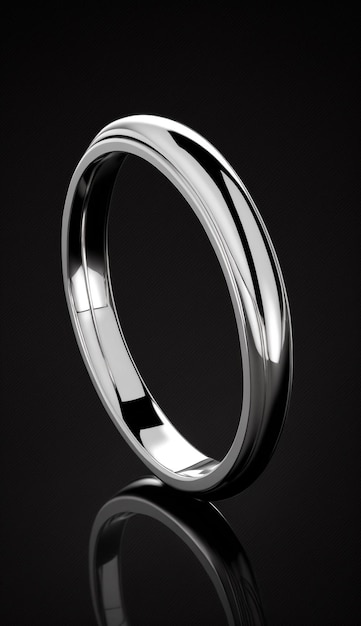 Un anillo de plata con la palabra amor.