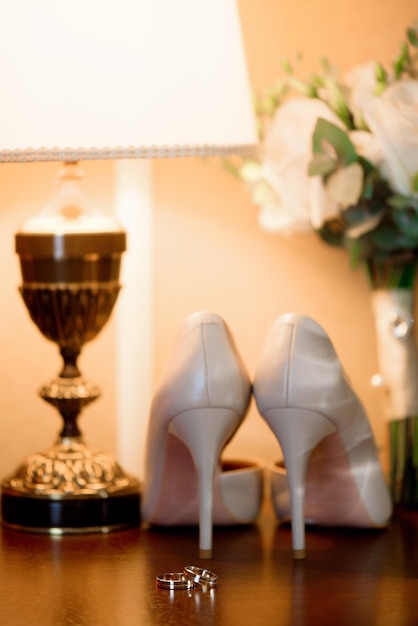 Foto anillos de boda como símbolo de amor y felicidad.