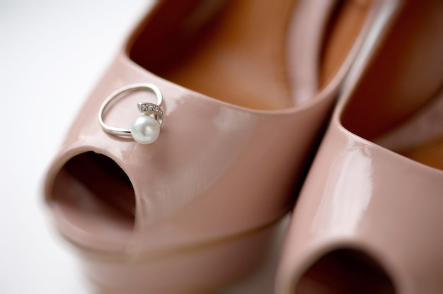 Anillos de boda para compromiso de novios.