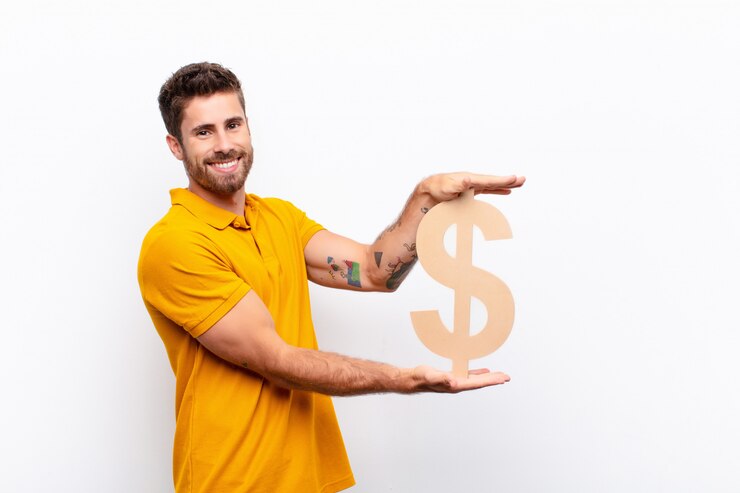 Foto animado, feliz, alegre, segurando o símbolo de $ para formar uma palavra ou frase.