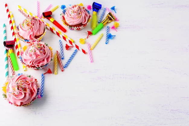 Aniversário com cupcakes rosa