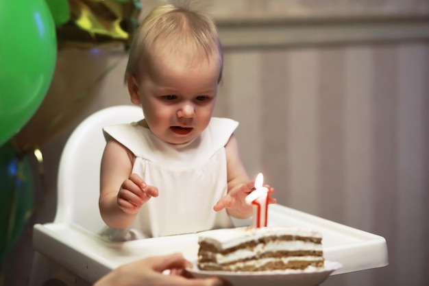 Aniversário de menina de um ano com balões