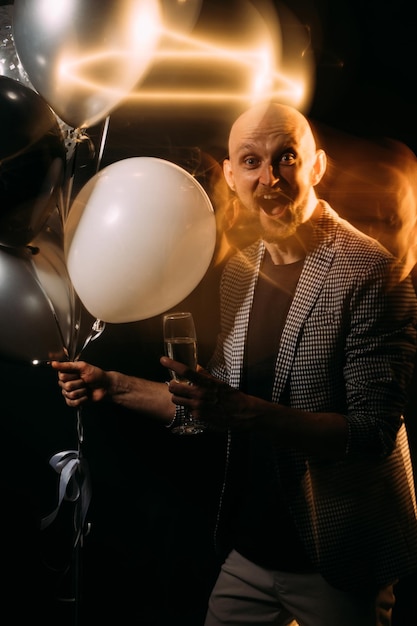 Aniversário engraçado feliz homem festivo feriado de saudação