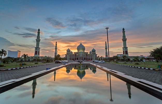 Foto annur große moschee pekanbaru, masjid agung pekanbaru, riau, indonesien