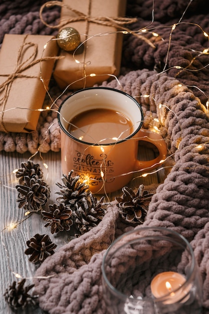 # año nuevo # navidad #fondo en la parte superior # regalos de año nuevo y café #comida