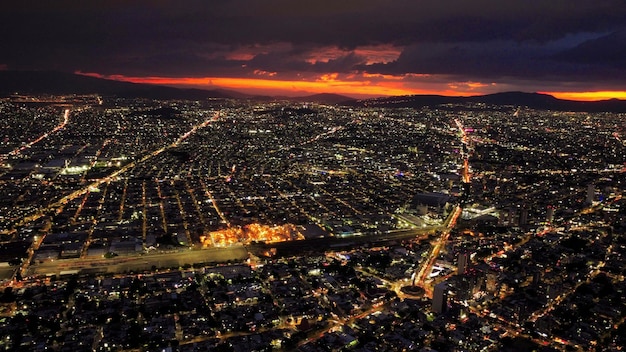 Foto anochecer em guadalajara