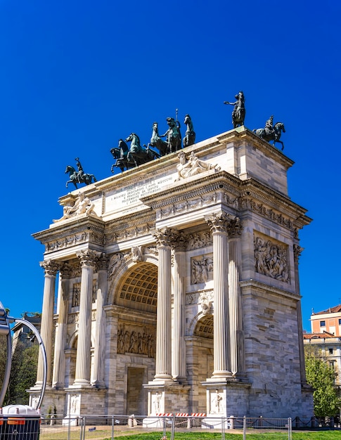 Ansicht am Triumphbogen (Arco della Pace) im Park Sempione in Mailand, Italien