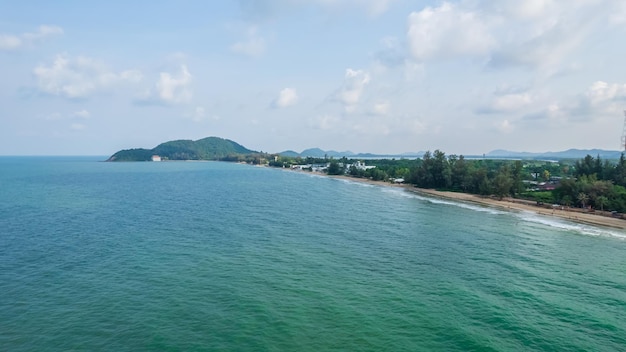 Ansicht der Insel aus DrohnenwinkelChanthaburi Provinz von ThailandHigh Angle of Sea