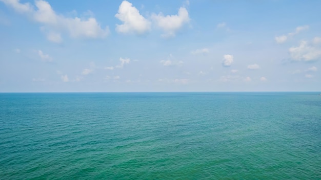 Ansicht der Insel aus DrohnenwinkelChanthaburi Provinz von ThailandHigh Angle of Sea