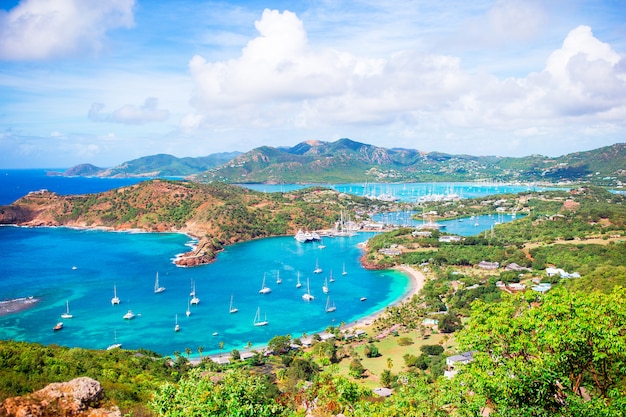 Ansicht des englischen Hafens von Shirley Heights, Antigua, Paradiesbucht in tropischer Insel im karibischen Meer