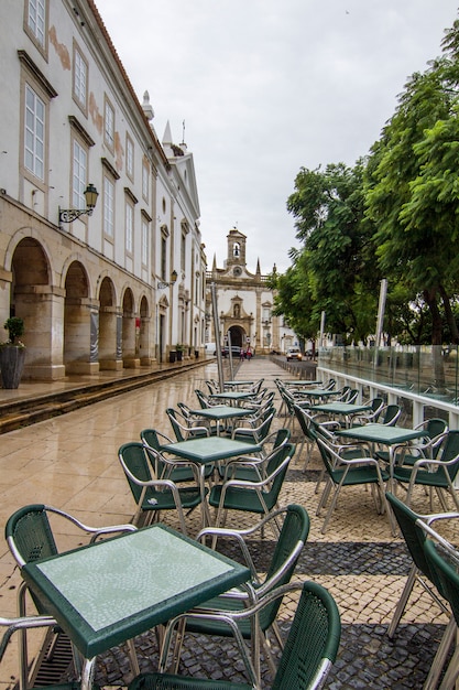 Ansicht des Haupterholungsplatzes und des Bogens von Vila auf der Stadt von Faro, Portugal