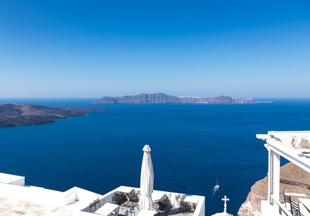 Ansicht des Santorini Kessels in Griechenland von der Küste