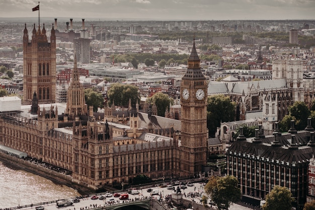 Ansicht von Big Ben und von Westminster-Brücke in London.