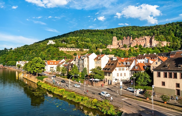 Ansicht von heidelberg mit seinem schloss in baden-württemberg deutschland