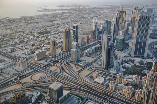 Ansicht von im Stadtzentrum gelegenem Dubai vom Burj Khalifa