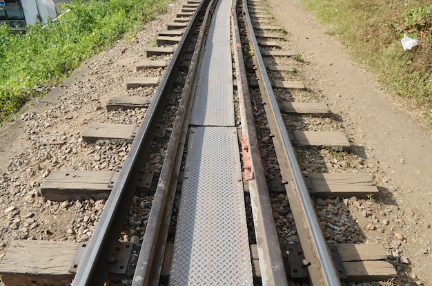 Ansicht von oben der Eisenbahn in Thailand