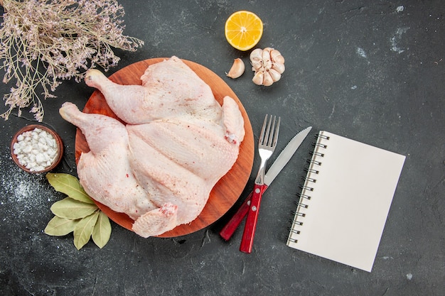 Ansicht von oben frisches Hühnchen