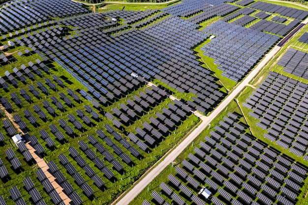 Ansicht von oben Luftbild der alternativen Stromquelle Solarpanel Photovoltaik