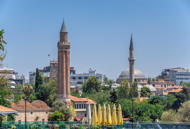 Antalya Türkei 19072021 Panoramablick von oben auf die Altstadt von Antalya in der Türkei an einem sonnigen Sommertag