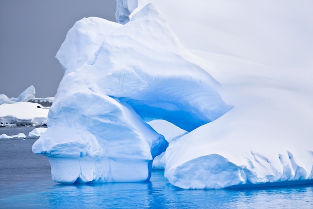 Antarktische Eisberglandschaft