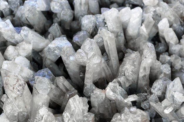 Antecedentes - drusa de cristais de quartzo naturais