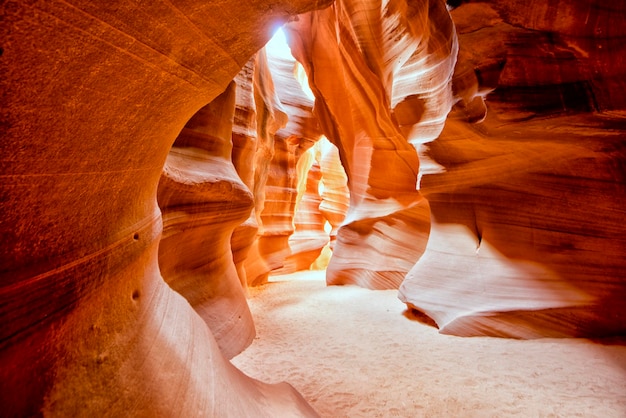 Antelope Canyon vista con rayos de luz