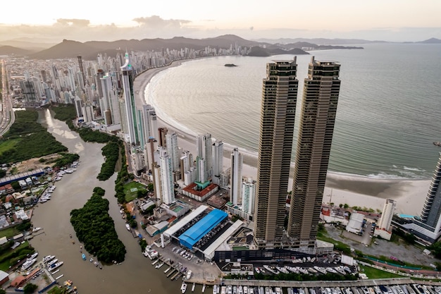 Antena de Balneario Camboriu Santa Catarina Brasil al atardecer