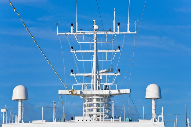 Antena de navegação do navio de cruzeiro