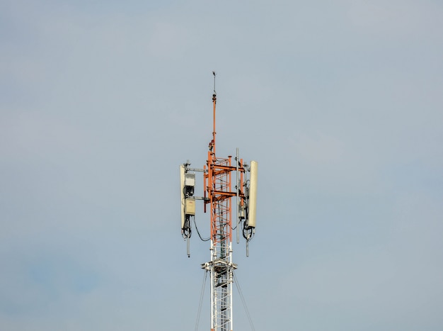 Antena de torre de telecomunicações