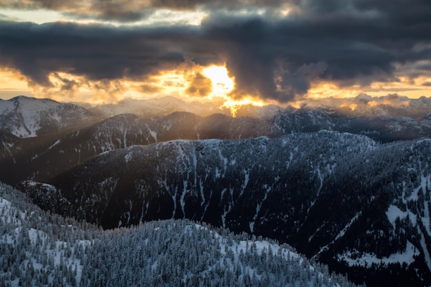 Antenne kanadische Berglandschaft Natur Hintergrund