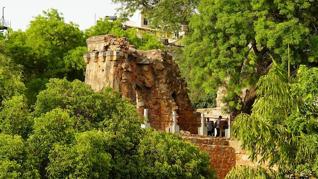 Antiga arquitetura de parede Feroz Shah39s Tomb em Hauz Khas Fort