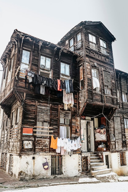 Antiga casa de madeira em istambul