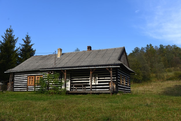 Antiga casa polonesa de Lemko nos Beskids