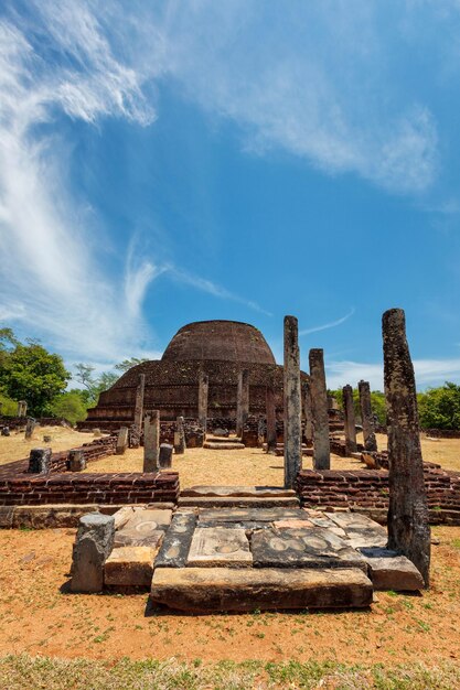 Foto antiga estupa budista dagoba pabula vihara sri lanka