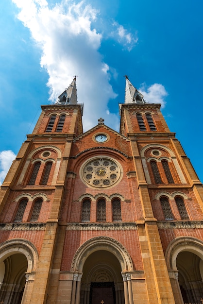 Foto antiga igreja católica no vietnã