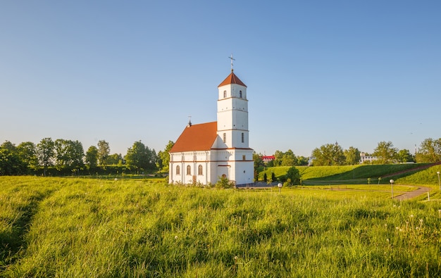 Antiga igreja ortodoxa em Zaslaue, Bielo-Rússia