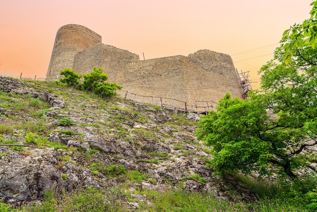 Foto antiga torre chirag gala no azerbaijão