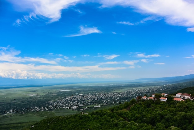 Antigas fortificações em sighnaghi a capital da região vinícola de kakheti na geórgia cáucaso alazani valley geórgia