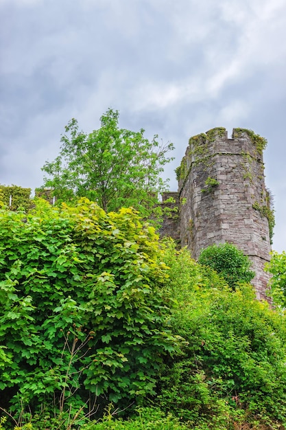 Antigo castelo na cidade de Brecon em Brecknockshire, em Brecon Beacons de Mid Wales. É uma cadeia de montanhas no Reino Unido.