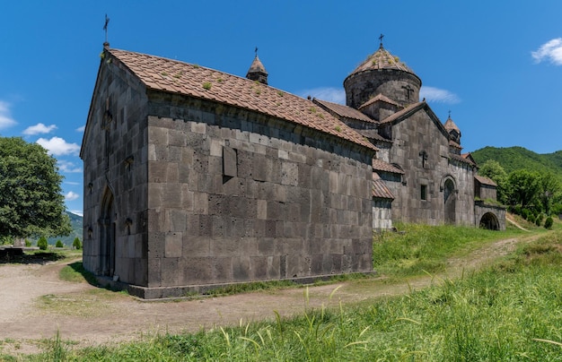 Antigo mosteiro armênio de Akhpat na parte norte da Armênia