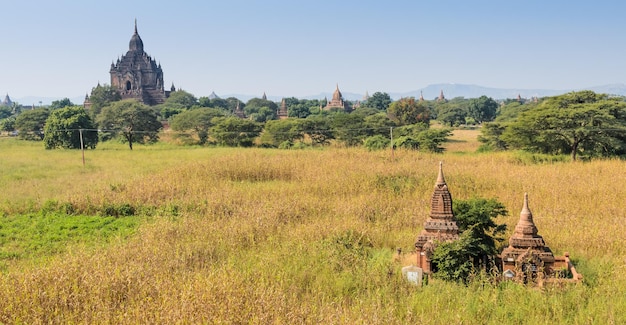 Antigos templos budistas em Bagan, Myanmar