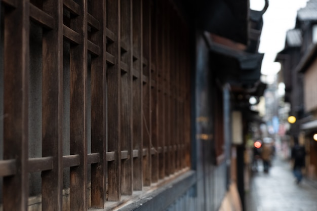 Antigua casa de estilo japonés y calle en Kyoto, Japón