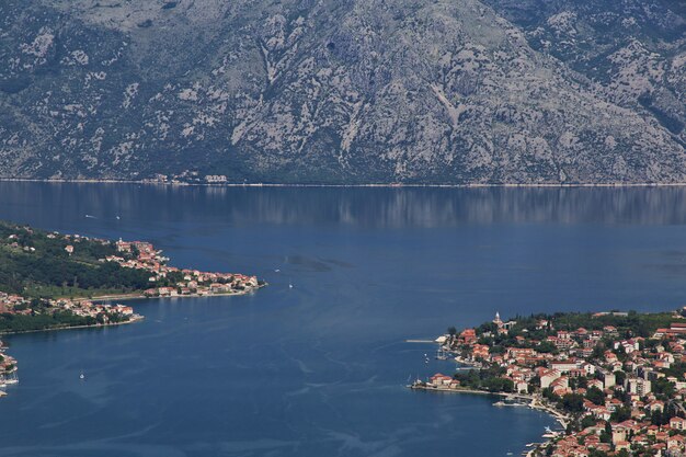 La antigua ciudad de Kotor en la costa adriática, Montenegro