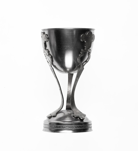 Foto antigua copa de plata para vino