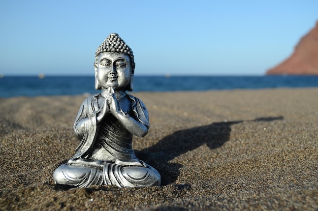 Una antigua estatua de Buda