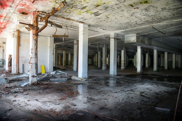 Antigua fábrica abandonada