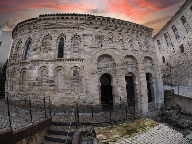 Antigua Mezquita de Bab al-Mardum o Ermita del Cristo de la Luz. Ciudad histórica de Toledo. España. Arquitectura mudéjar-islámica más antigua de Europa. 12 Siglo. Patrimonio Mundial de la UNESCO