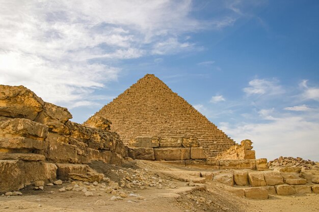 Foto la antigua pirámide de chefren en giza egipto